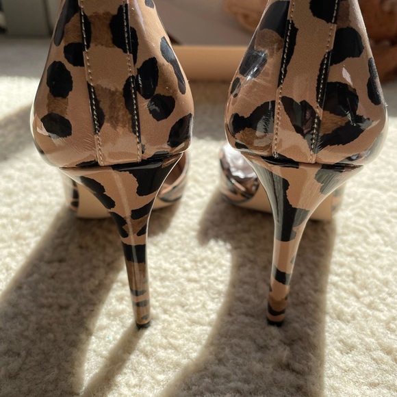 BCBG leopard print d’orsay heels sz 7 - Picture 7 of 7